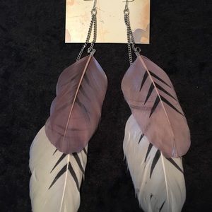 New! Feather earrings Mudd
